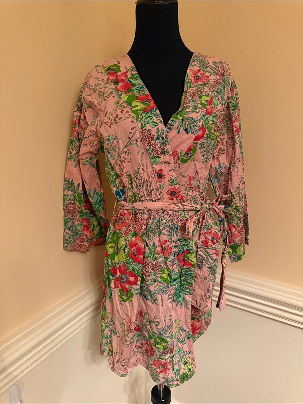 Plum Pretty Sugar Pink Floral Wrap Robe with Green and Red Accents Size XS
